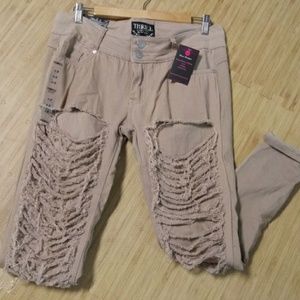 🆕 Distressed Jeans